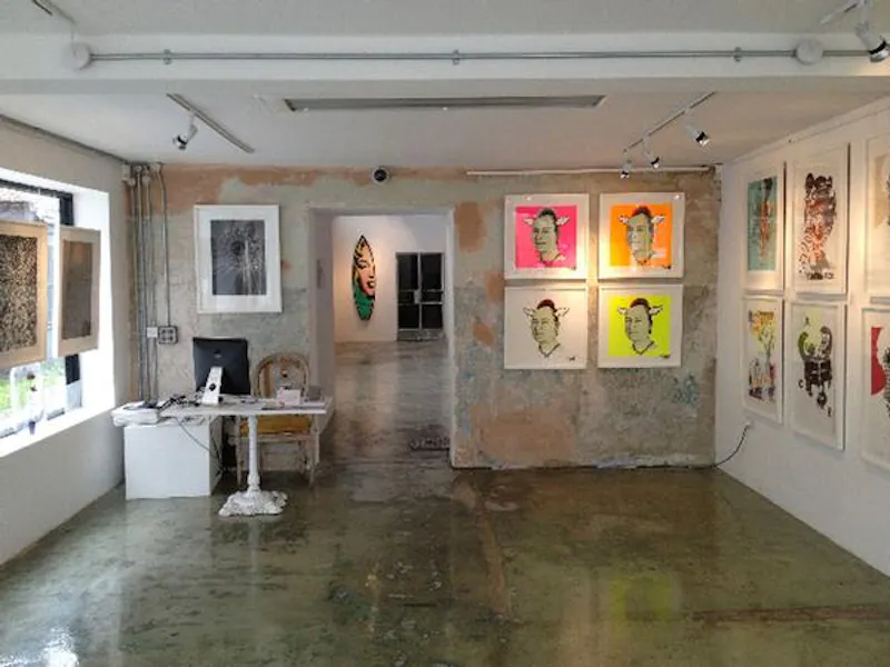 Gallery at Spacious Aldgate studio, N243 (photo 2)