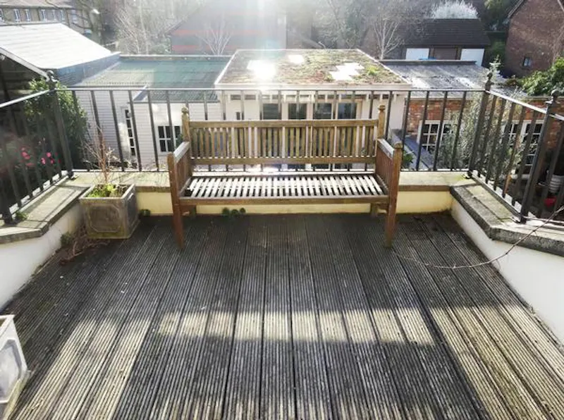 Roof terrace at Camberwell house with pavillion, A1330 (photo 21)