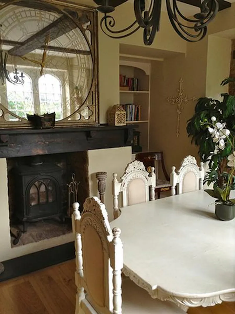 Tudor style warm Watford home, M284 (photo 8)