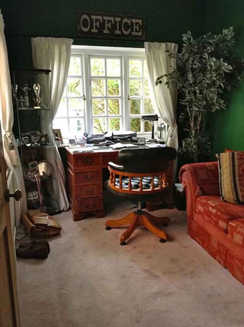 Study at Tudor style warm Watford home, M284 (photo 14)