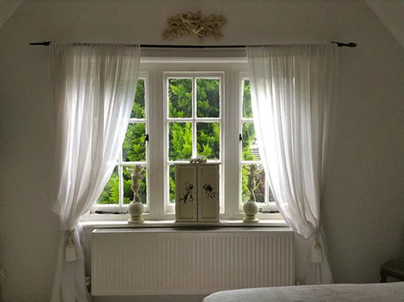 Tudor style warm Watford home, M284 (photo 23)
