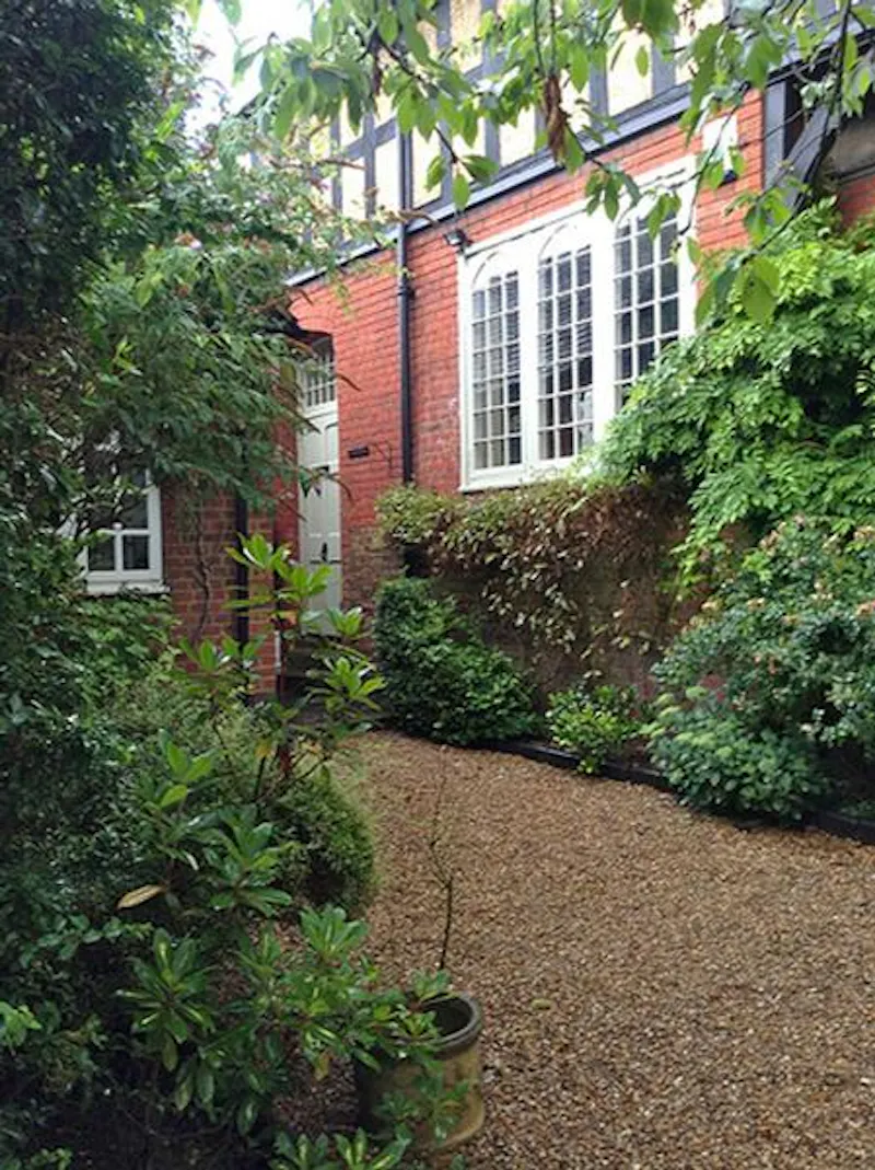 Tudor style warm Watford home, M284 (photo 31)