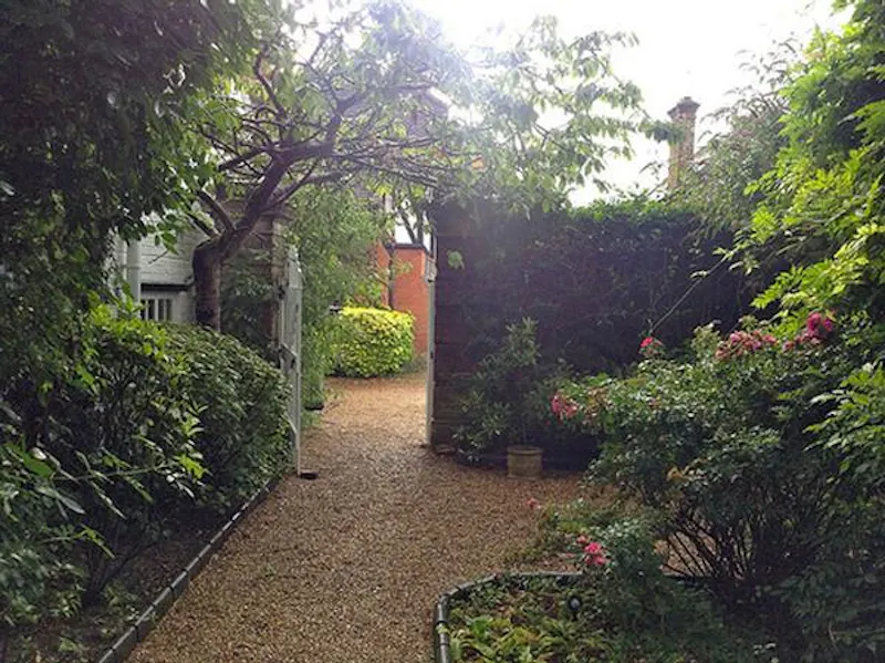 Tudor style warm Watford home, M284 (photo 36)
