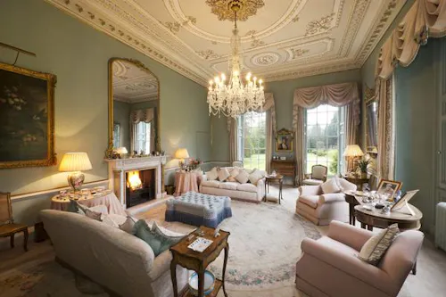 Spectacular Stamford chateau, A1324