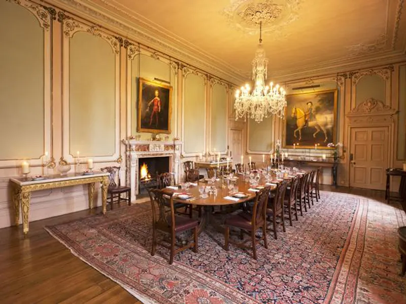 Dining room at Spectacular Stamford chateau, A1324 (photo 4)