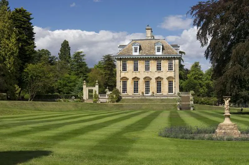 Spectacular Stamford chateau, A1324 (photo 9)