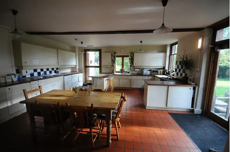 Kitchen at Film location L642 in Hertfordshire (photo 7)