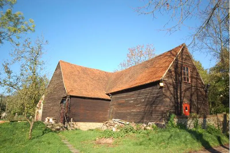 Stable / Outbuildings at Film location L642 in Hertfordshire (photo 25)