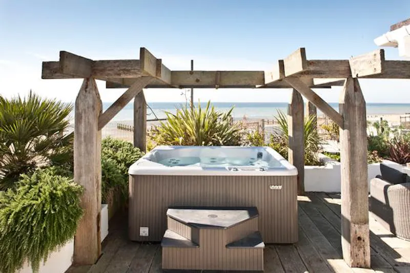 Jacuzzi at Angmering on Sea beach house, C842 (photo 35)