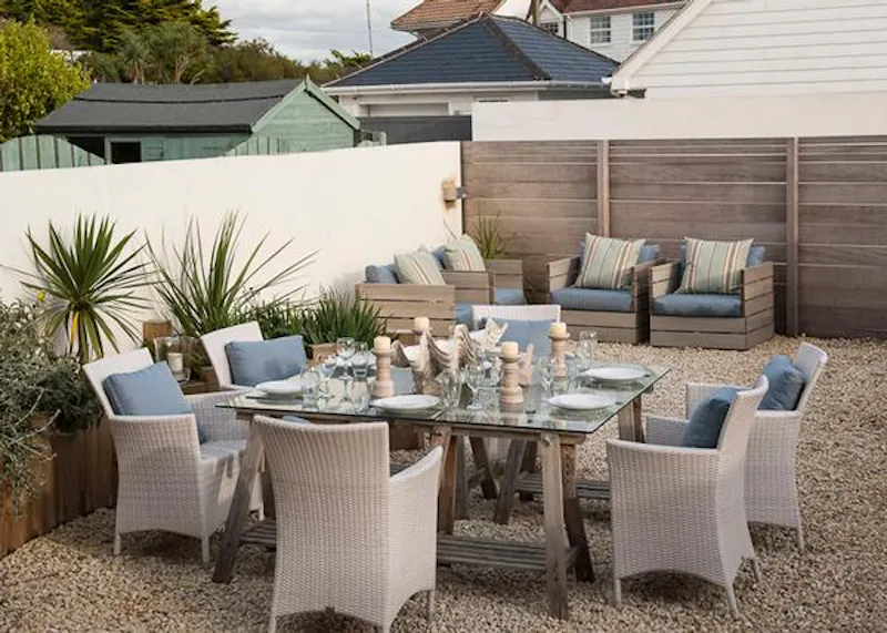 Terrace/Patio at Film location C843 in West Sussex (photo 18)