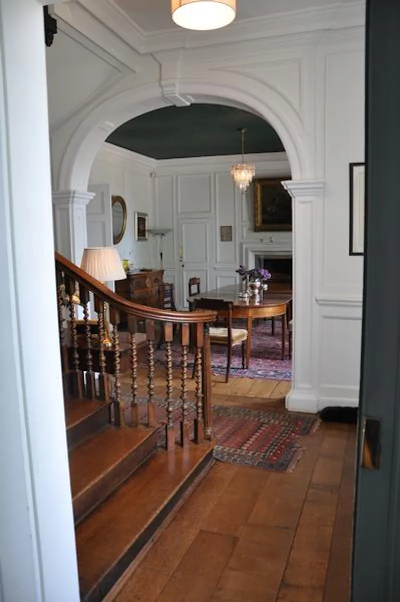 4-storey Eggington country house, A1328 (photo 9)