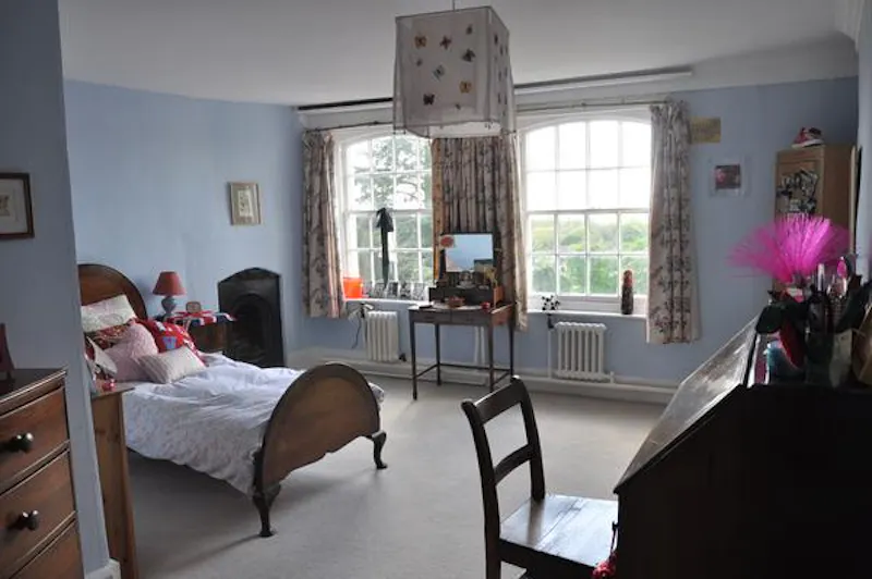 4-storey Eggington country house, A1328 (photo 23)
