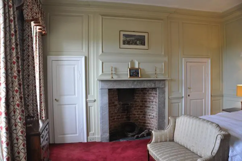 4-storey Eggington country house, A1328 (photo 27)