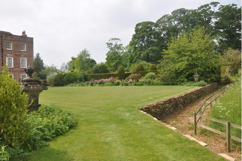 4-storey Eggington country house, A1328 (photo 42)