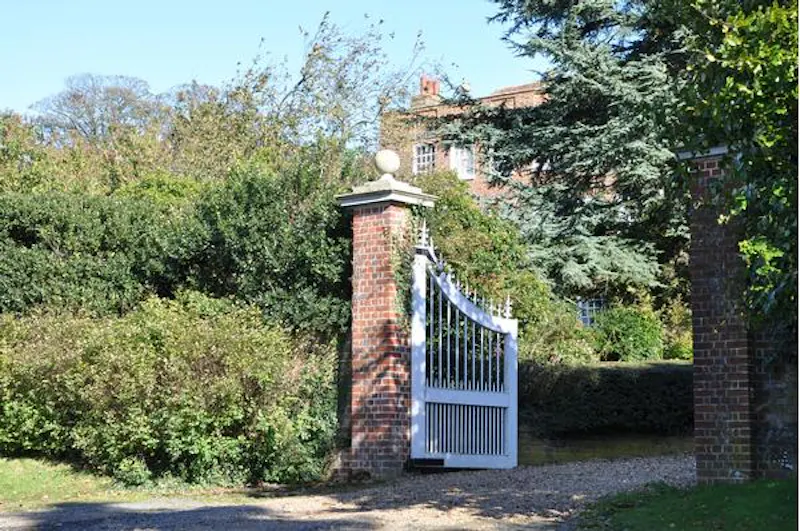 4-storey Eggington country house, A1328 (photo 44)
