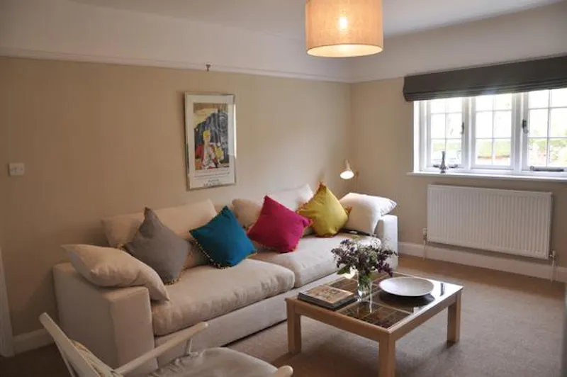 4-storey Eggington country house, A1328 (photo 32)