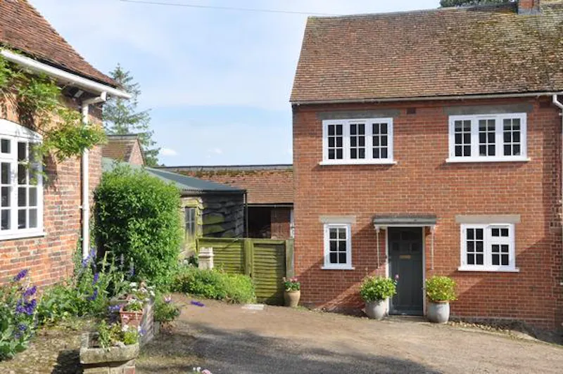 4-storey Eggington country house, A1328 (photo 50)