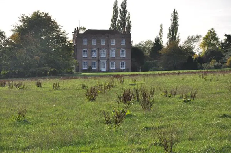 4-storey Eggington country house, A1328 (photo 52)
