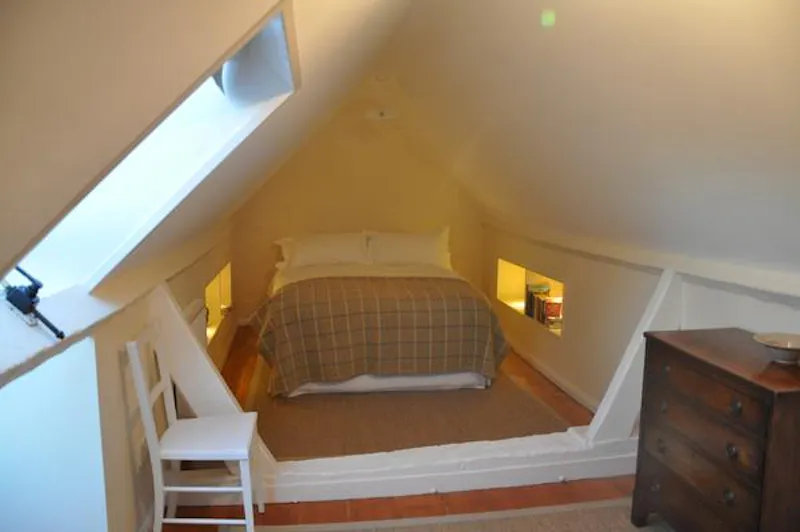 4-storey Eggington country house, A1328 (photo 34)