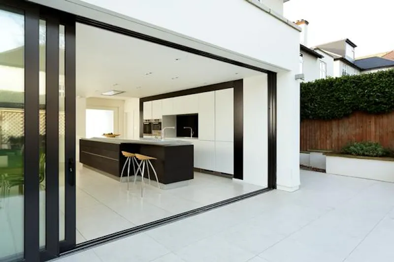 Glass at Ultra-modern Wimbledon house, K378 (photo 3)