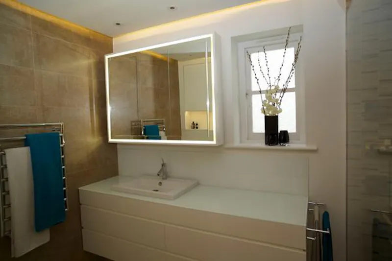 Bathroom at Ultra-modern Wimbledon house, K378 (photo 23)