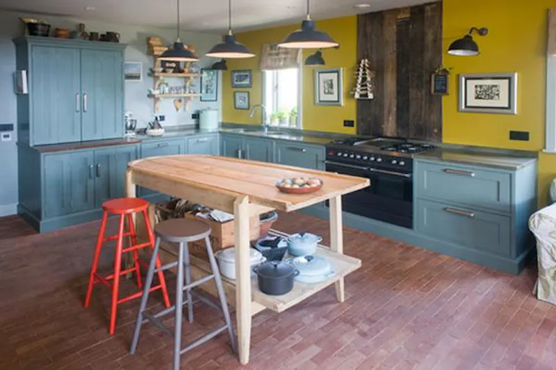 Exposed brick at Film location L643 in East Sussex (photo 2)
