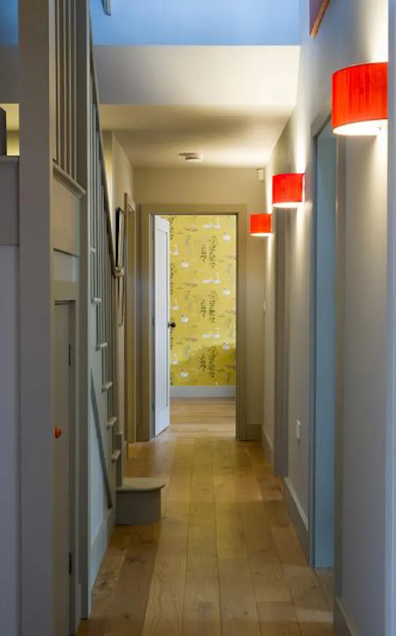 Entrance hall at Film location L643 in East Sussex (photo 6)