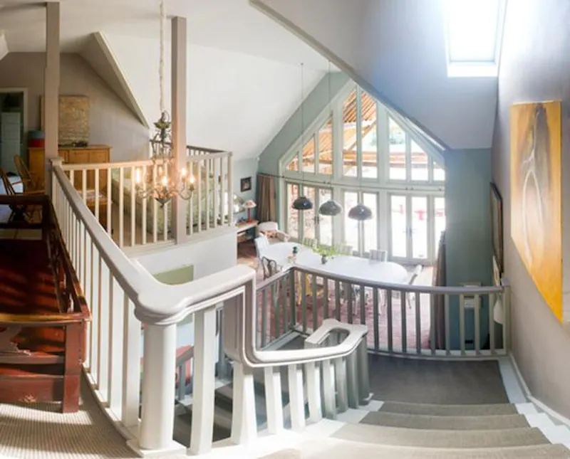 Staircase at Film location L643 in East Sussex (photo 16)