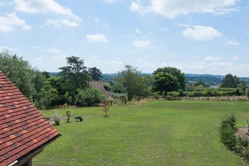 Garden at Film location L643 in East Sussex (photo 37)