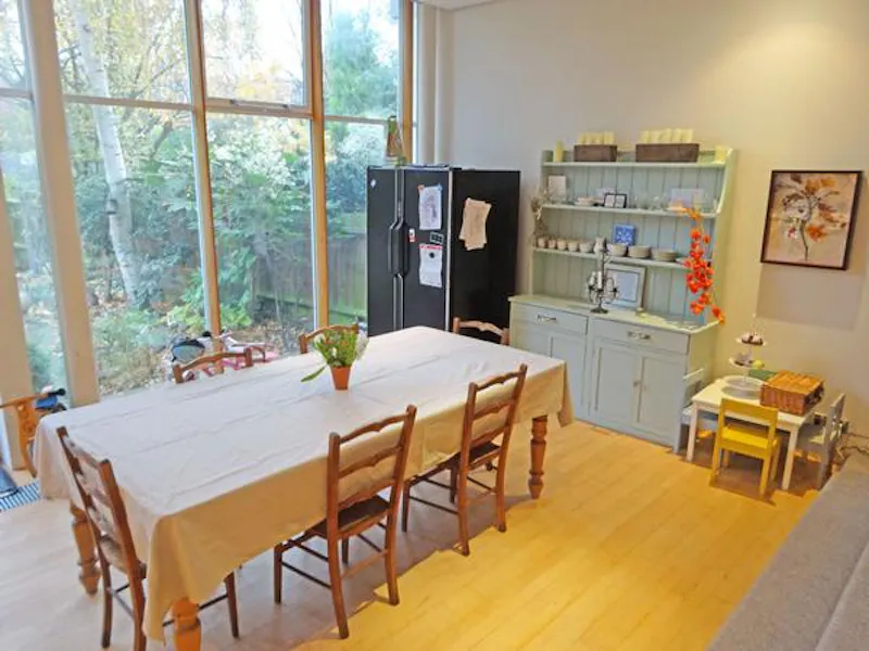 Dining room at Dulwich dalmore house, B1623 (photo 5)