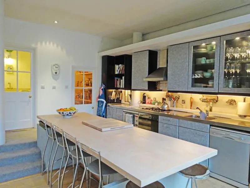 Kitchen at Dulwich dalmore house, B1623 (photo 7)