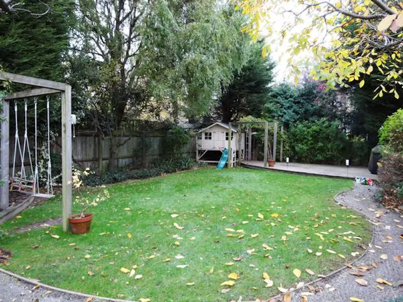 Garden at Dulwich dalmore house, B1623 (photo 46)