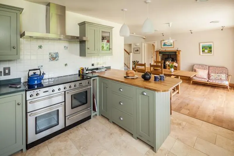 Kitchen at Modern country home in Cambridge, D2161 (photo 5)