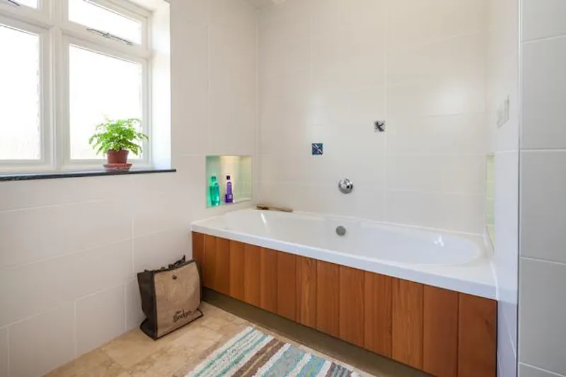 Bathroom at Modern country home in Cambridge, D2161 (photo 15)