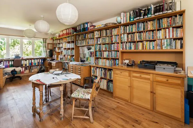 Study at Modern country home in Cambridge, D2161 (photo 13)