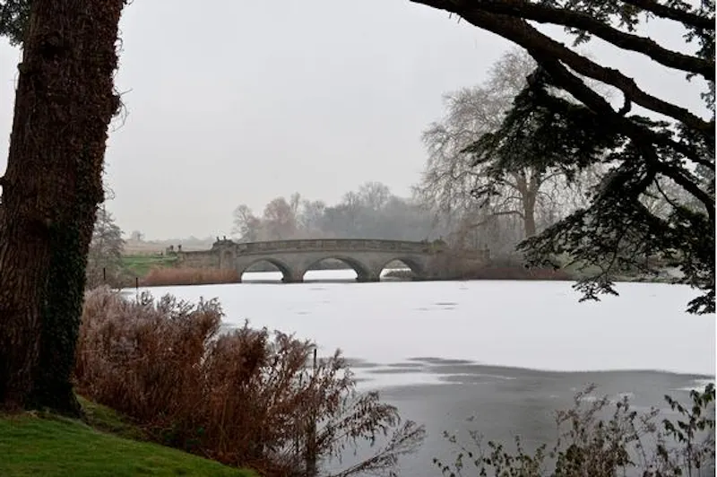 Lake at Georgian mansion in Warwick, A1332 (photo 14)