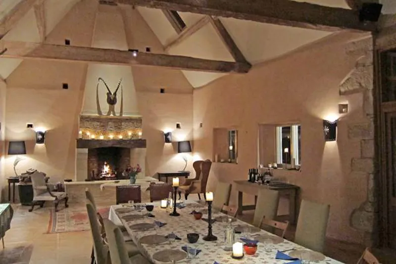 Dining room at Film location L644 in Gloucestershire (photo 9)