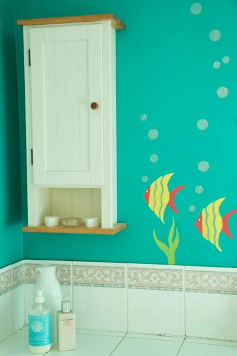 Bathroom at Film location D2162 in Kent (photo 7)