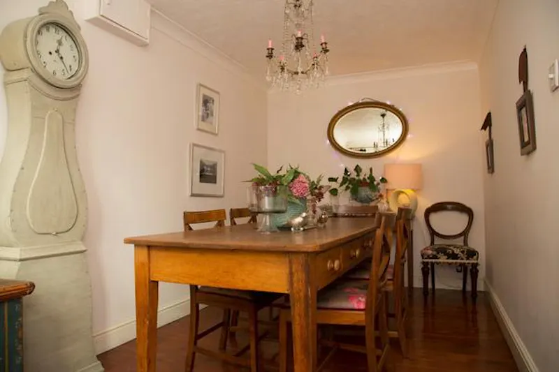 Dining room at Film location D2162 in Kent (photo 14)