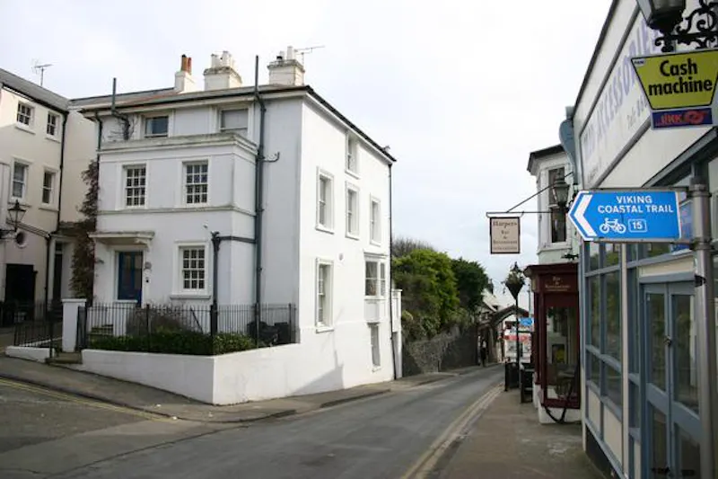 Eclectic Broadstairs home, A1334 (photo 2)