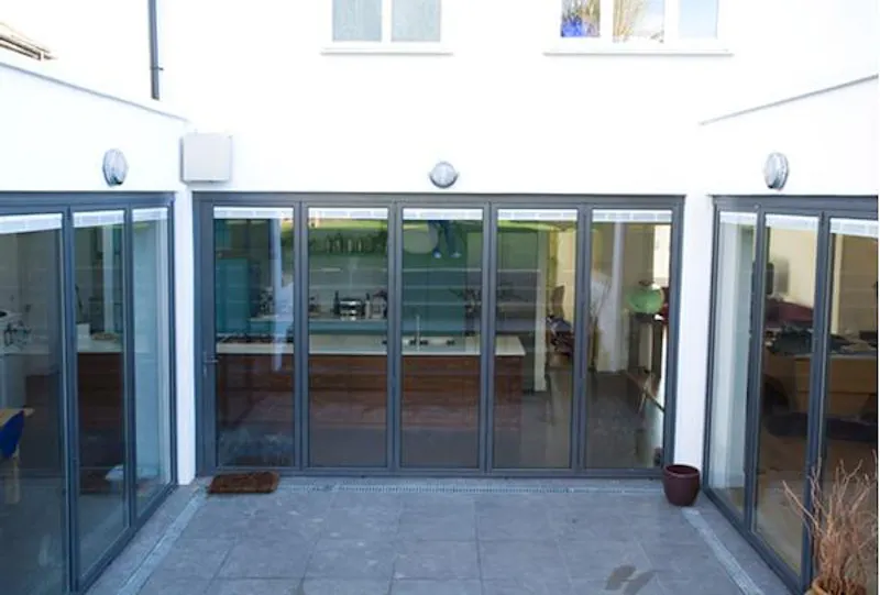 Terrace/Patio at Film location D2164 in London (photo 5)