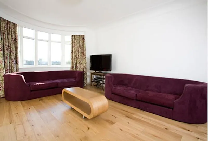 Living Room at Film location D2164 in London (photo 8)