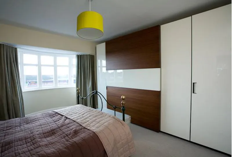 Bedroom at Film location D2164 in London (photo 9)