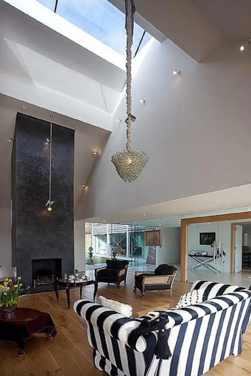 Drawing room at Modern Design Andover Farm , L645 (photo 14)