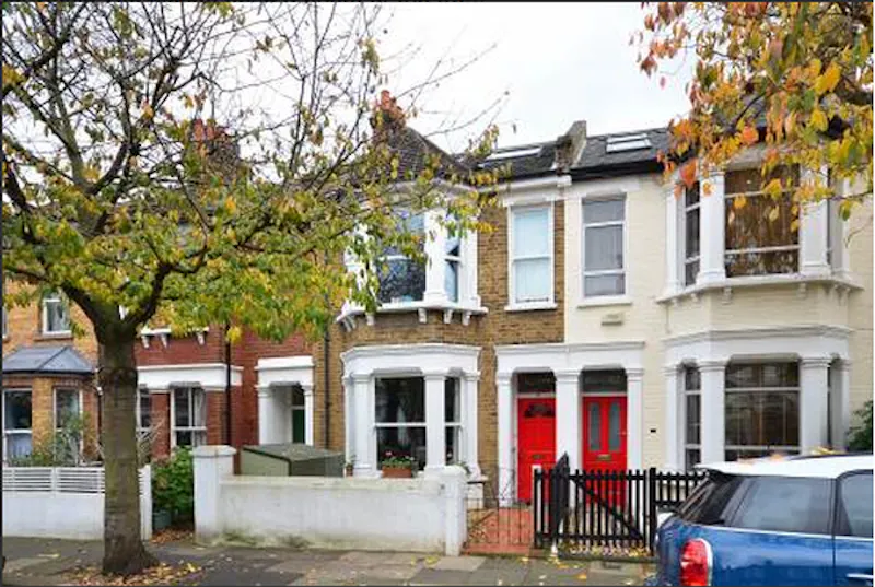 Film location D2166 in London (photo 2)