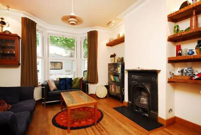 Film location D2166 in London (photo 16)