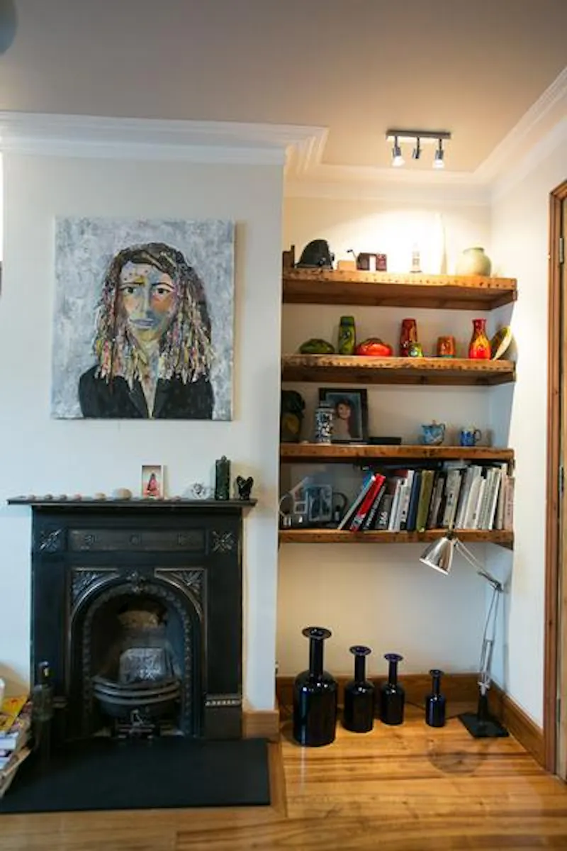 Fireplace at Film location D2166 in London (photo 18)