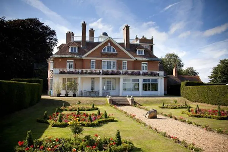 Garden at Traditional Georgian hotel in Rye, A1001 (photo 1)