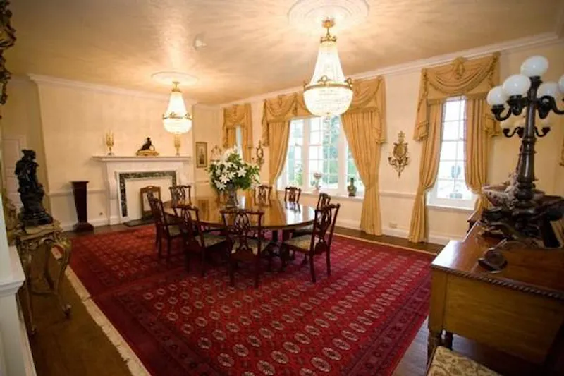 Drawing room at Traditional Georgian hotel in Rye, A1001 (photo 8)