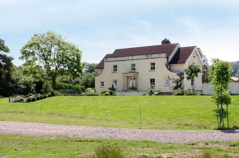 Countryside at East Stour country house, B1627 (photo 1)